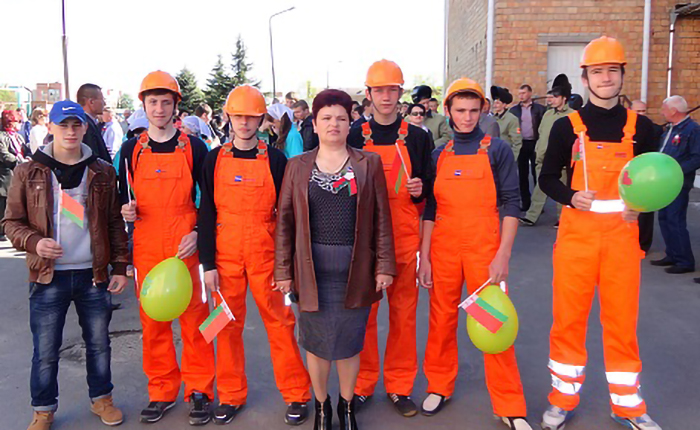 Торжественное шествие День Победы фото 1