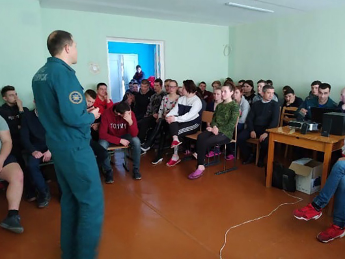 Встреча с представителем МЧС на тему Не прожигай свою жизнь фото 2