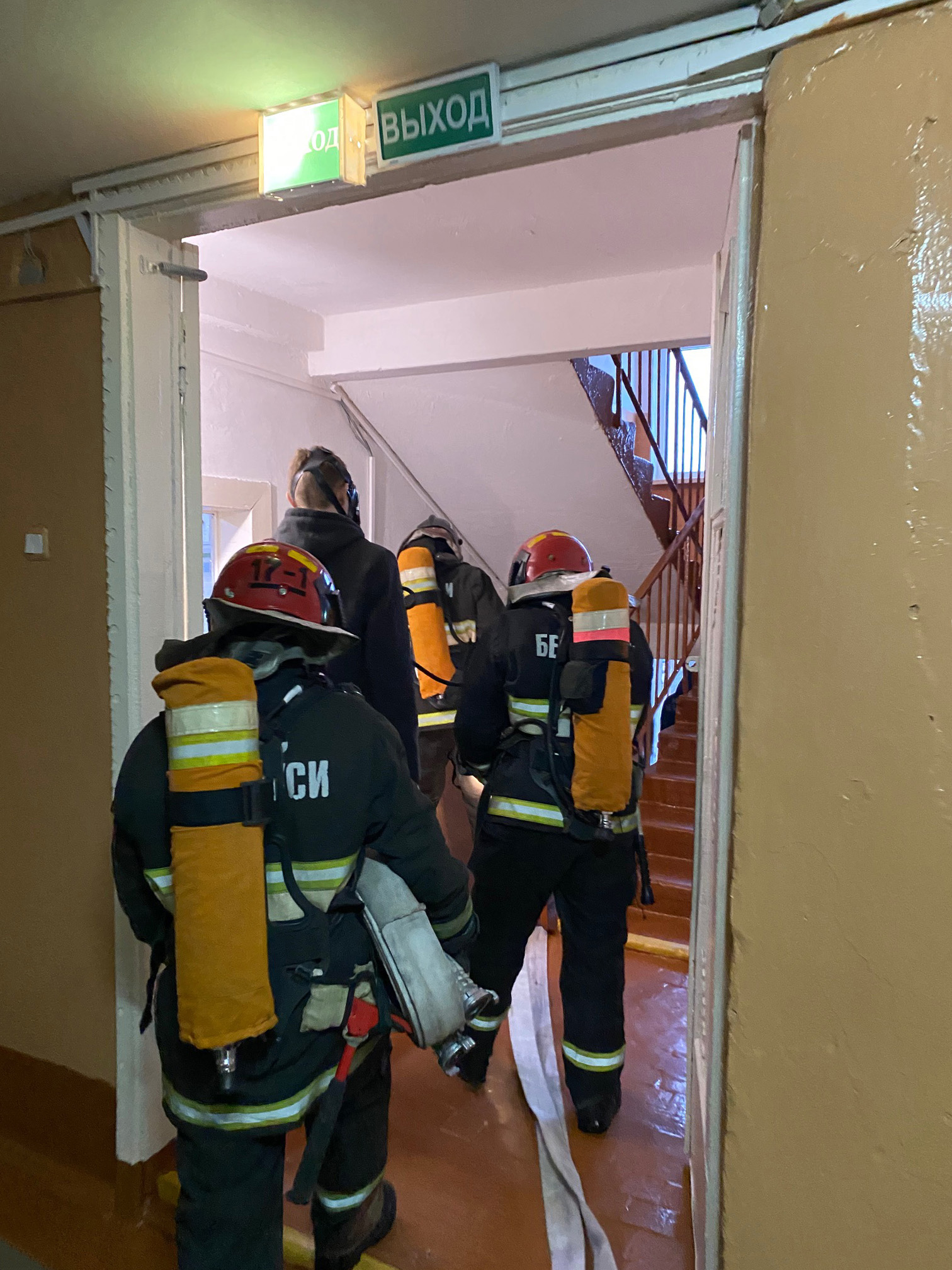 Учебная тренировка по пожаротушению и эвакуации фото 6