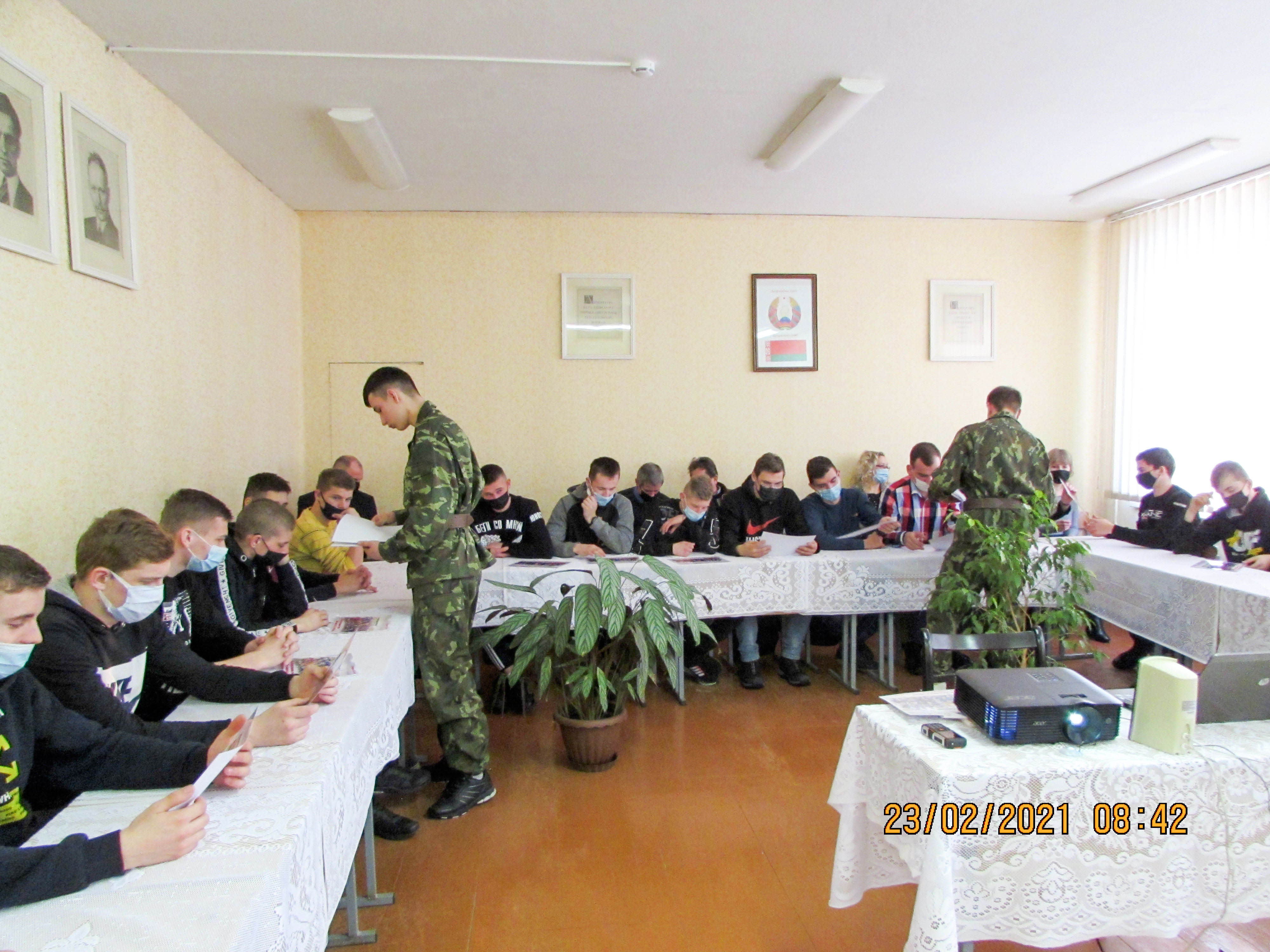 Открытый информационно-музыкальный час на тему Священному долгу мы будем верны! фото 3