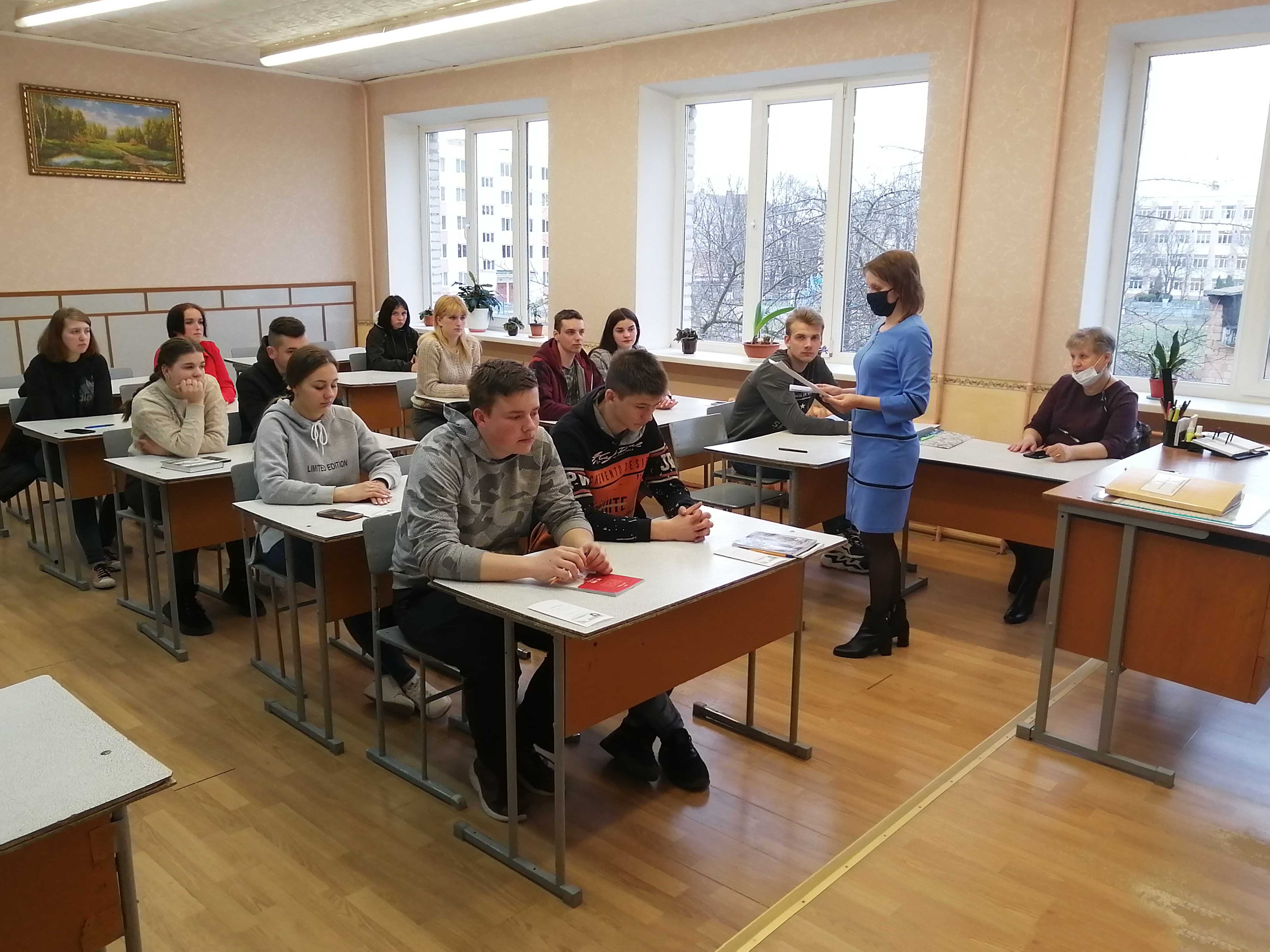 Выступление психолога отделения социальной адаптации и реабилитации ГУ Столинский ТЦСОН фото 1