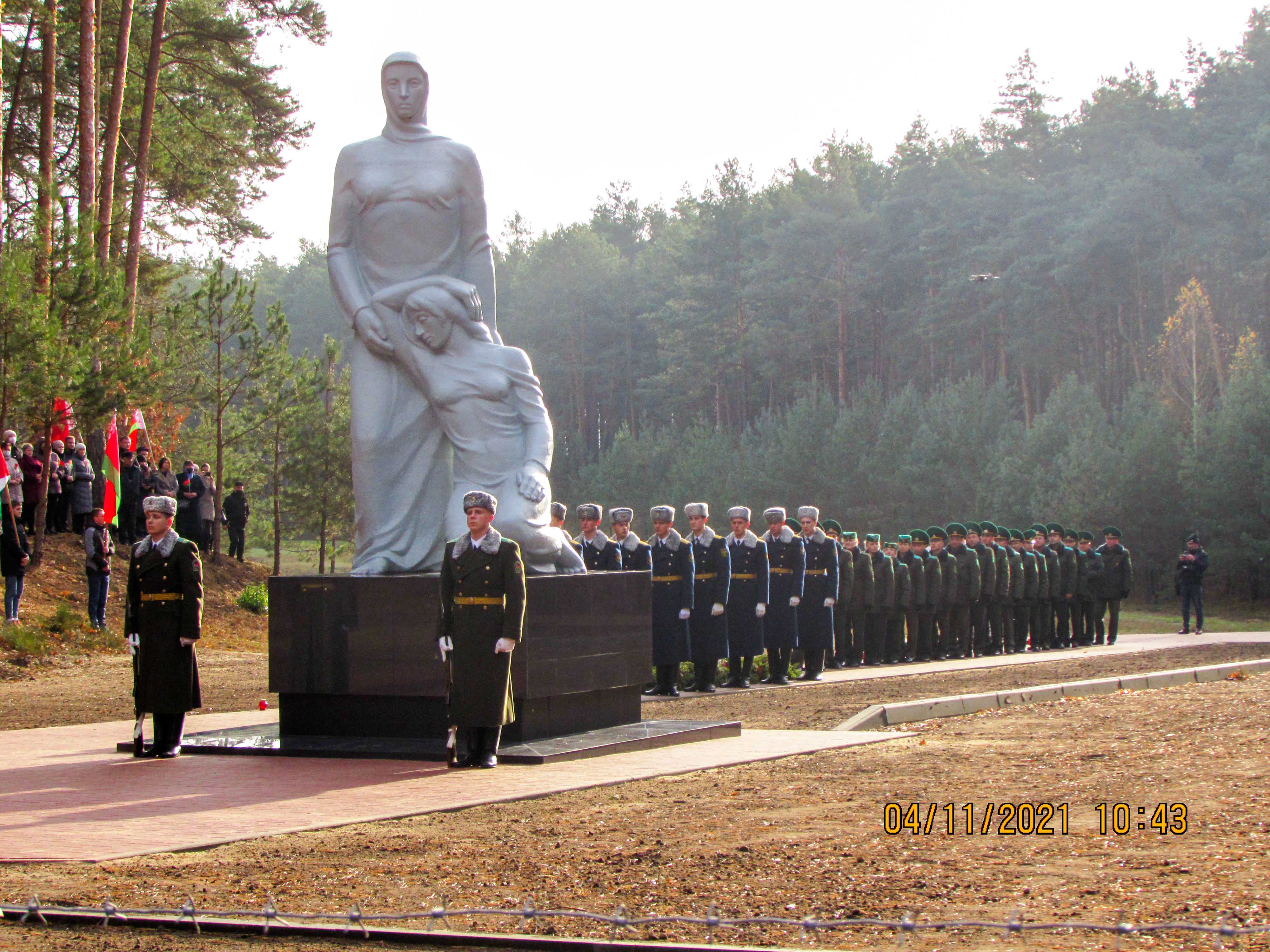 Открытие реконструированного захоронения мирных жителей фото 2