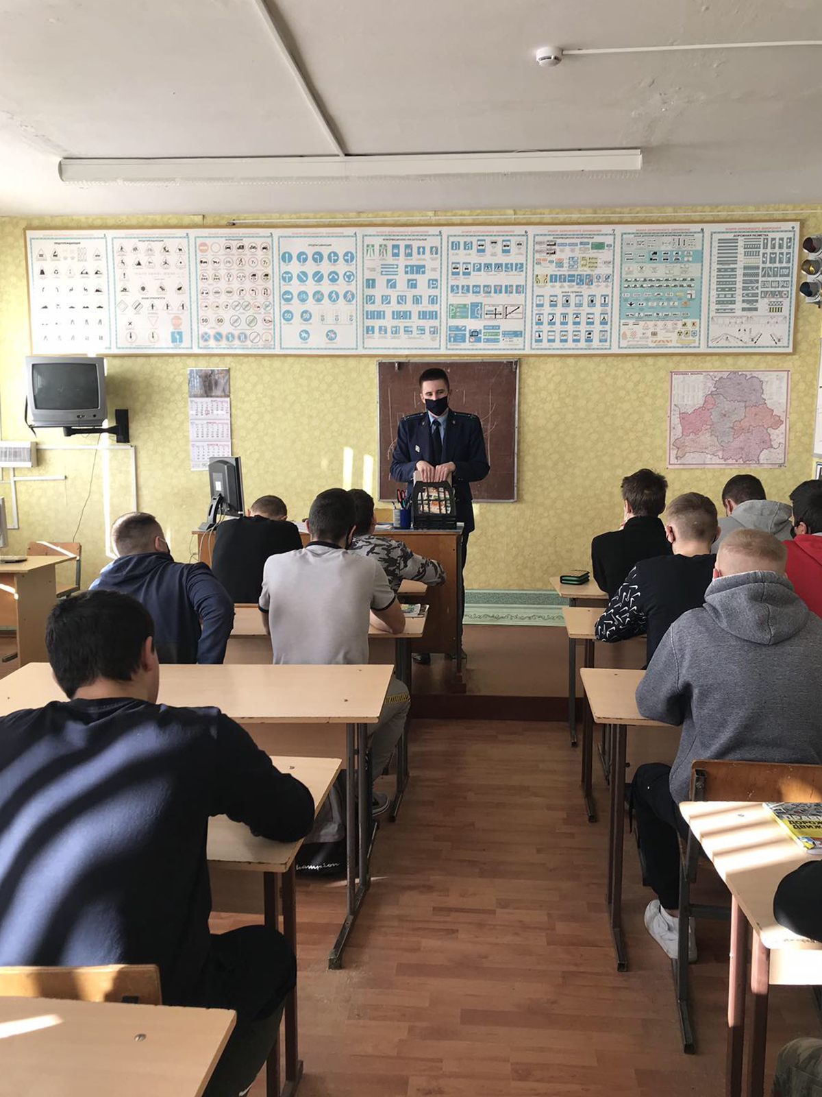 Мероприятие на тему Ответственность за участие в несанкционированных массовых мероприятиях фото 2