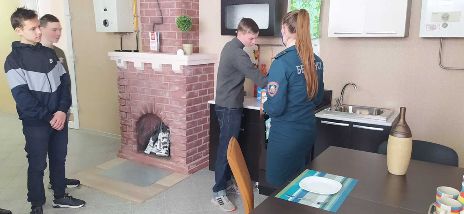 Посещение Центра безопасности Столинского РОЧС фото 4