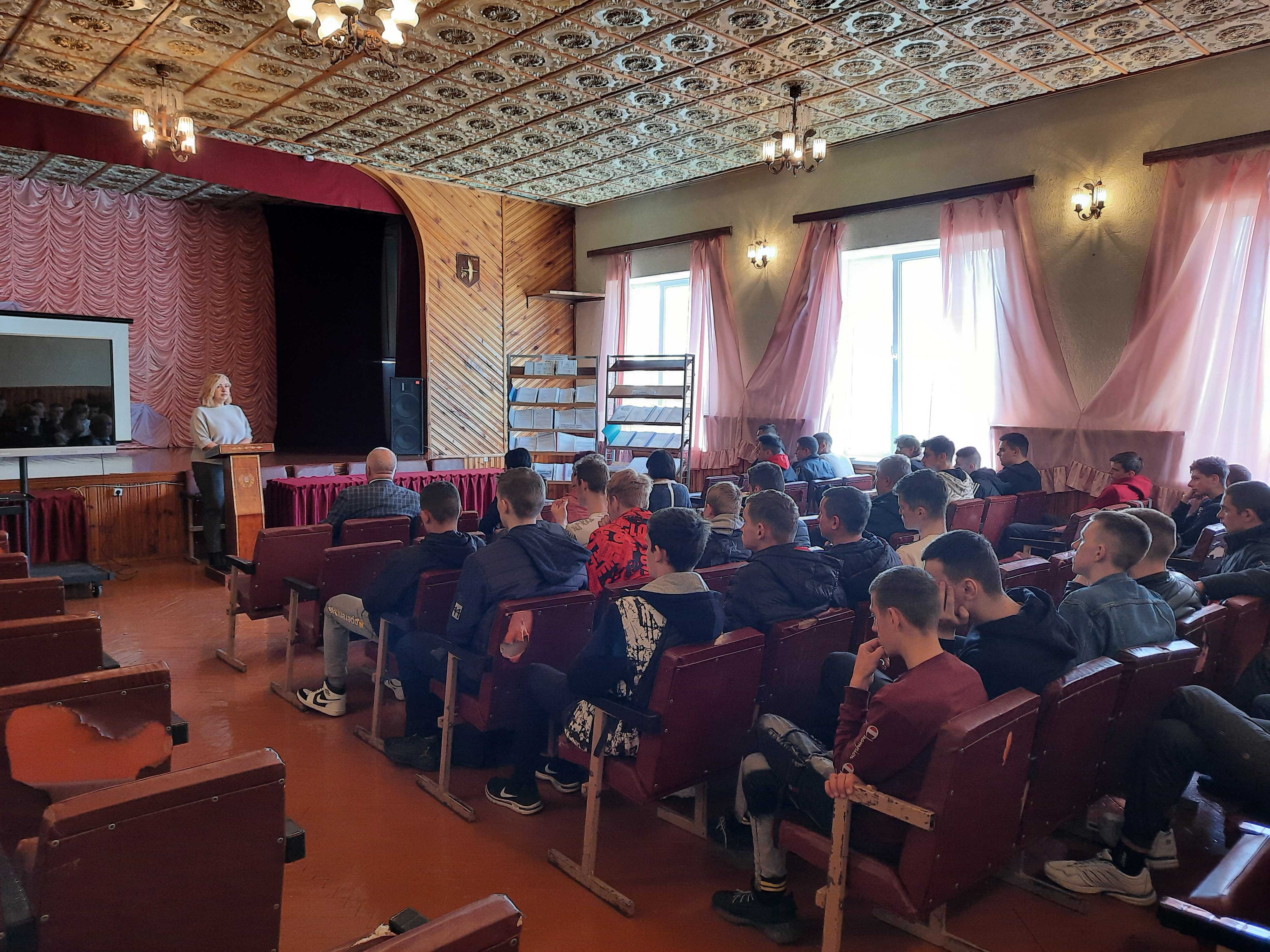 Встреча с главным правовым инспектором труда фото 1