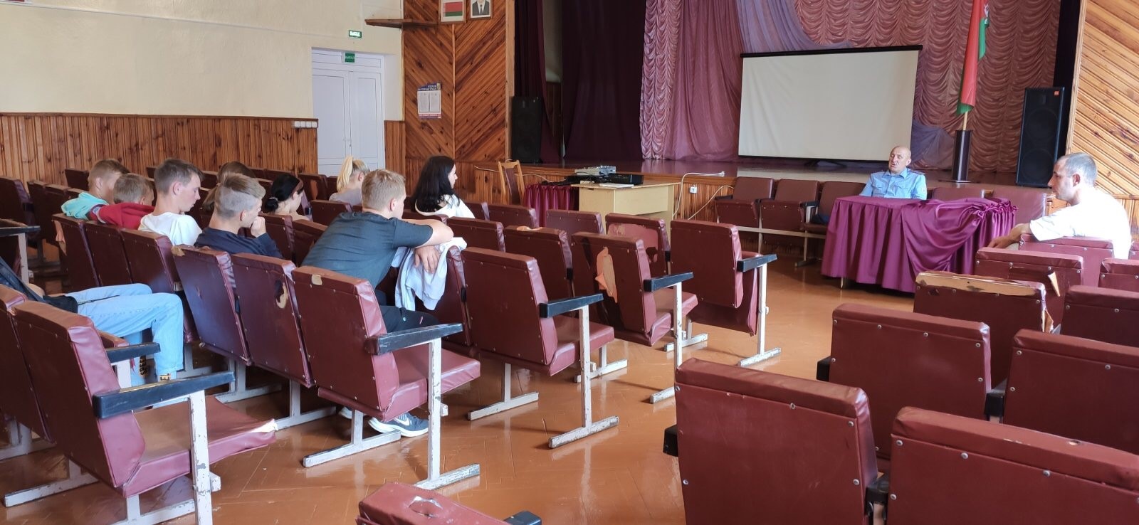 Беседа с сотрудниками РОВД на тему Как правильно вести себя на воде фото 1