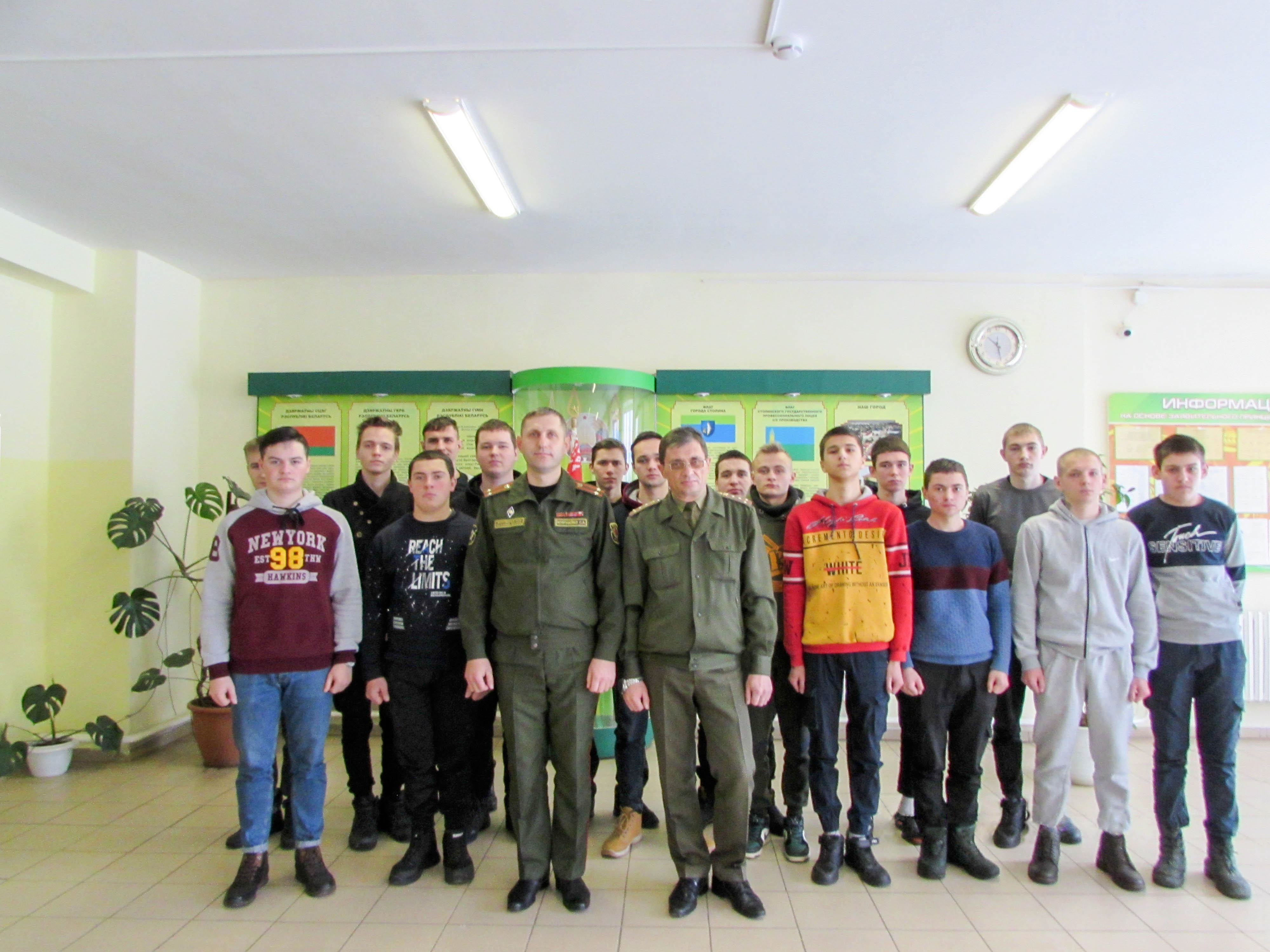 Беседа военного комиссара с учащимися выпускной группы фото 2