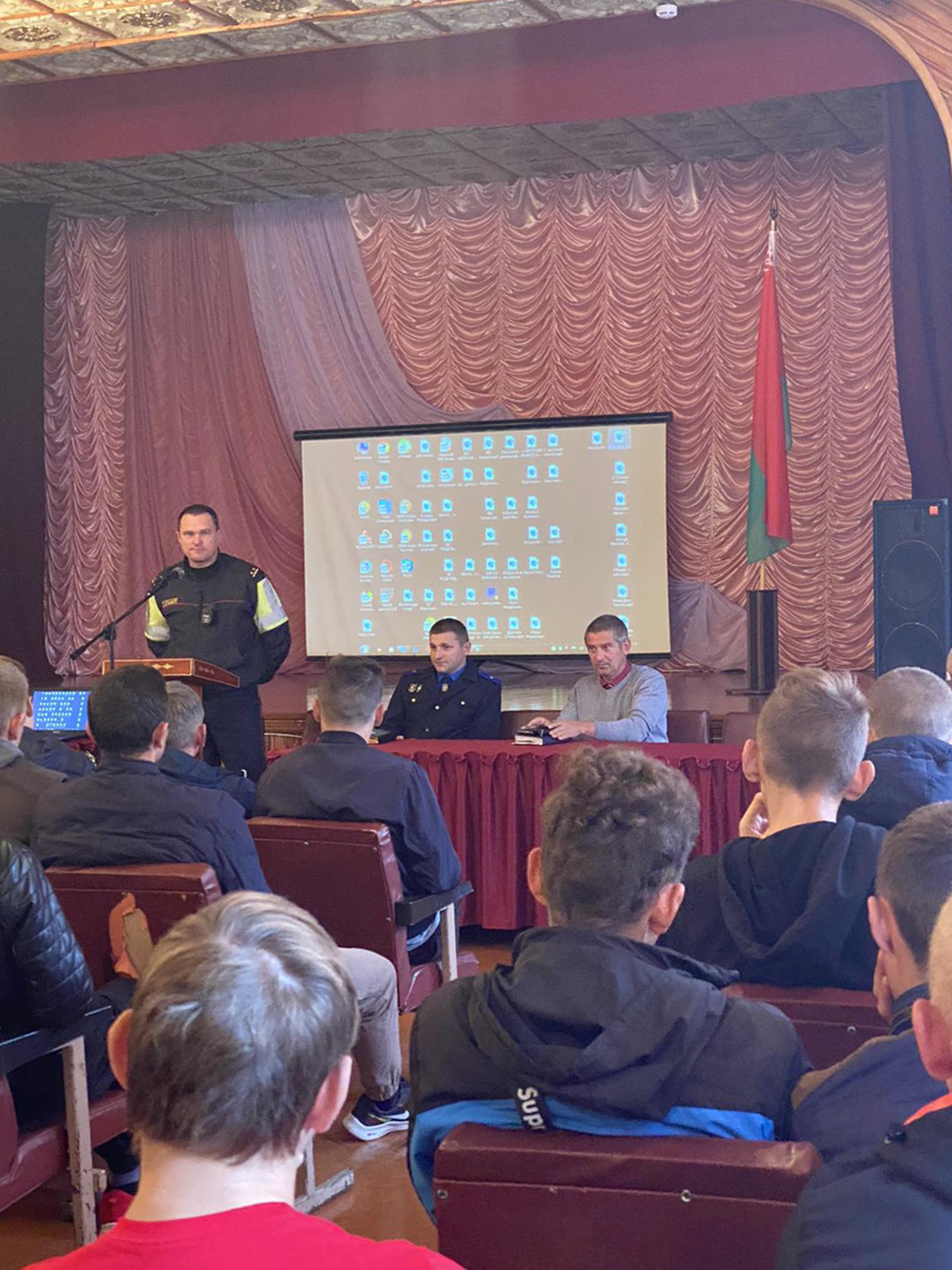 Круглый стол Профилактика преступлений и правонарушений фото 5