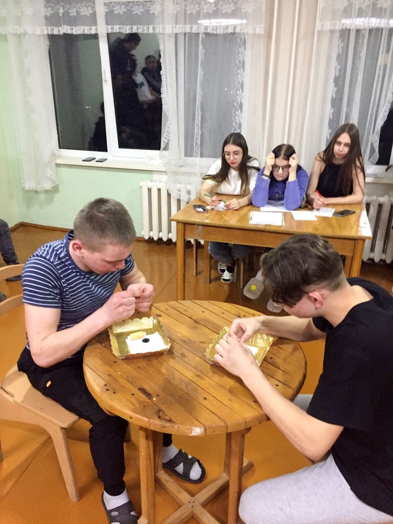 Конкурсно-развлекательная программа, посвящённая Дню защитников Отечества и Вооружённых Сил фото 4