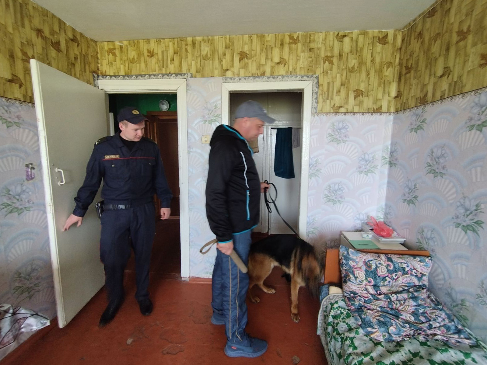 Рейд на выявление и хранение запрещённых веществ фото 2