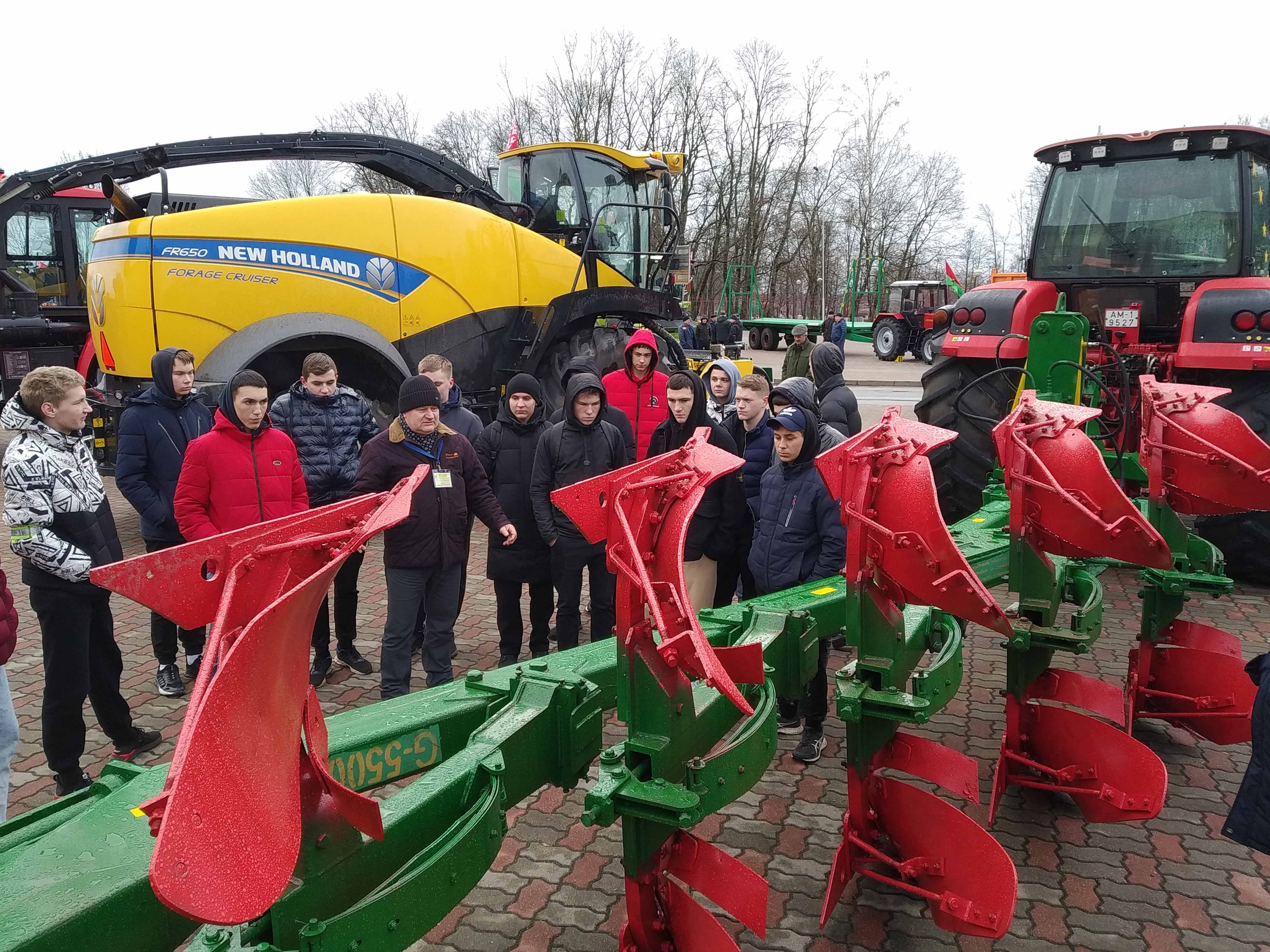 Выставка сельскохозяйственной техники района фото 6