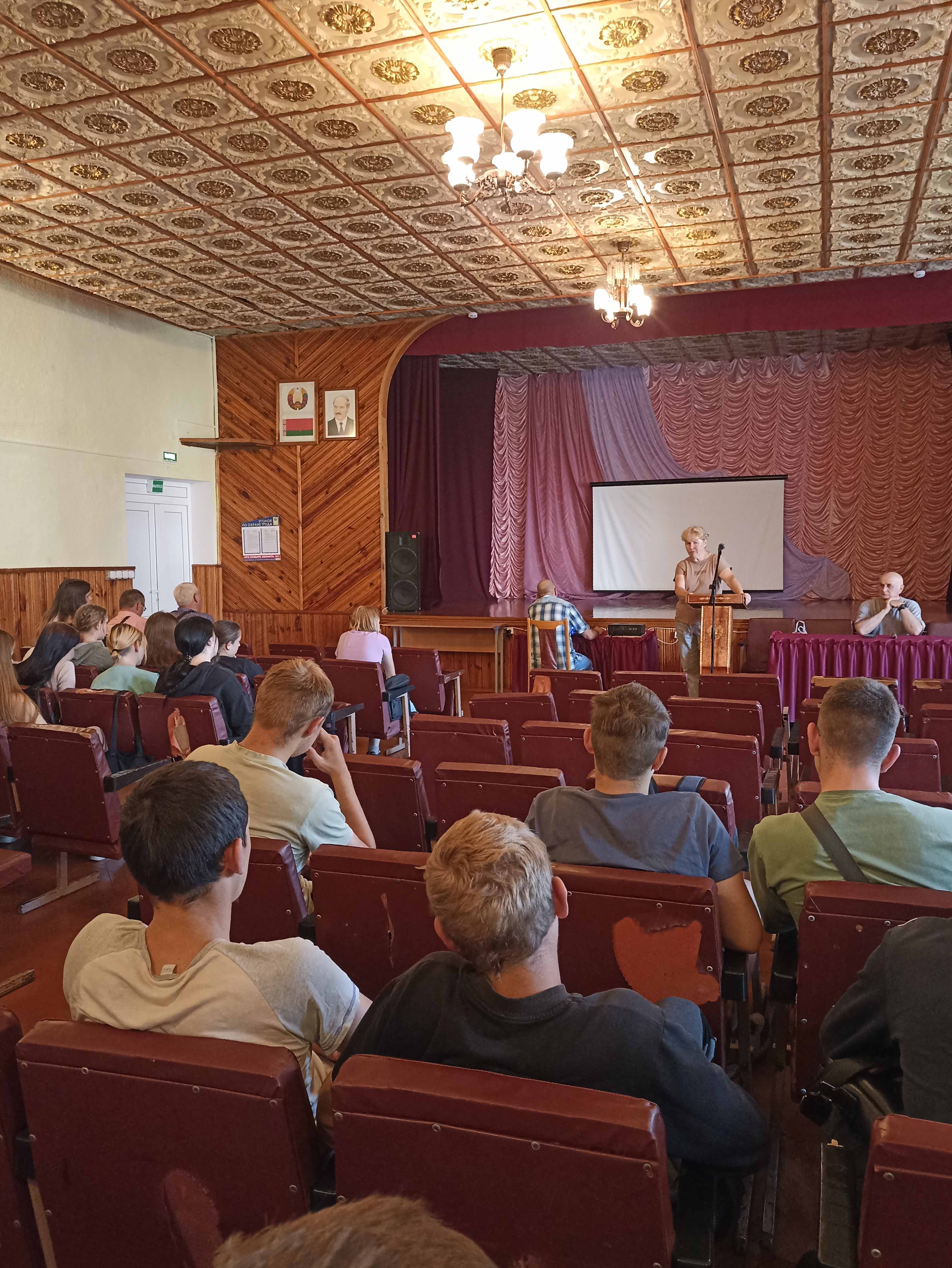 Круглый стол по вопросам профилактики наркомании и курения фото 2