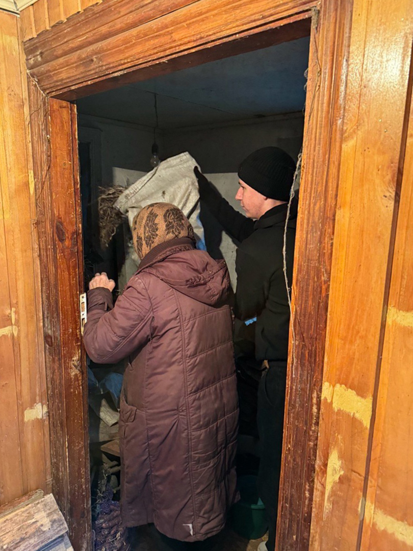 Поздравление и помощь одинокой жительнице фото 1