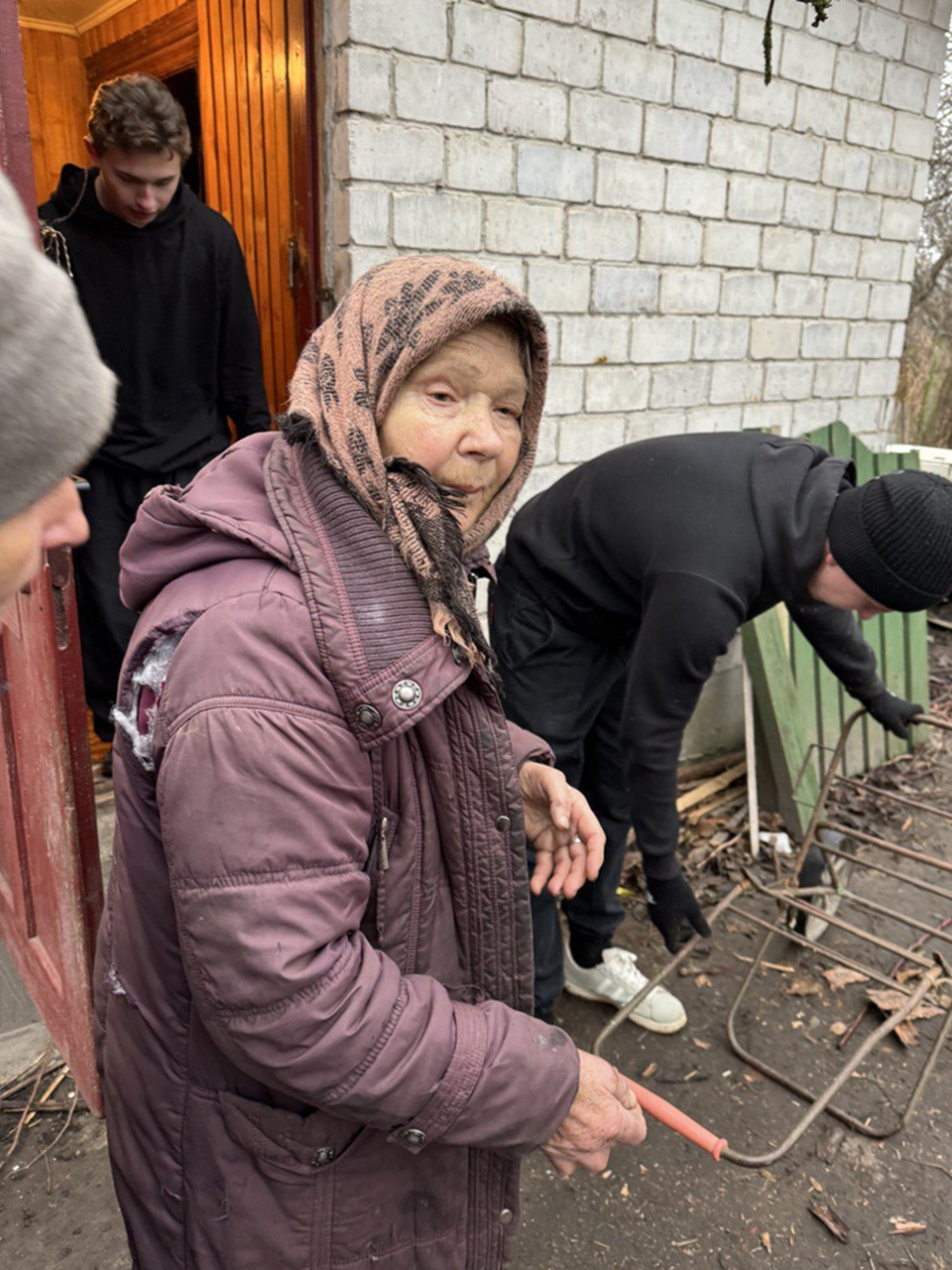 Поздравление и помощь одинокой жительнице фото 10