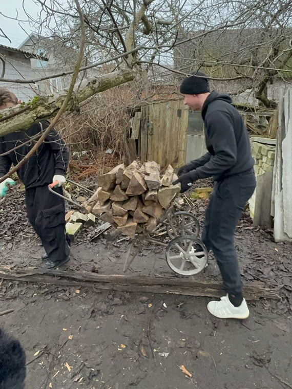 Поздравление и помощь одинокой жительнице фото 13