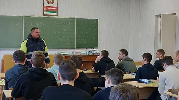 Напоминание об основных правилах поведения на дорогах фото 5