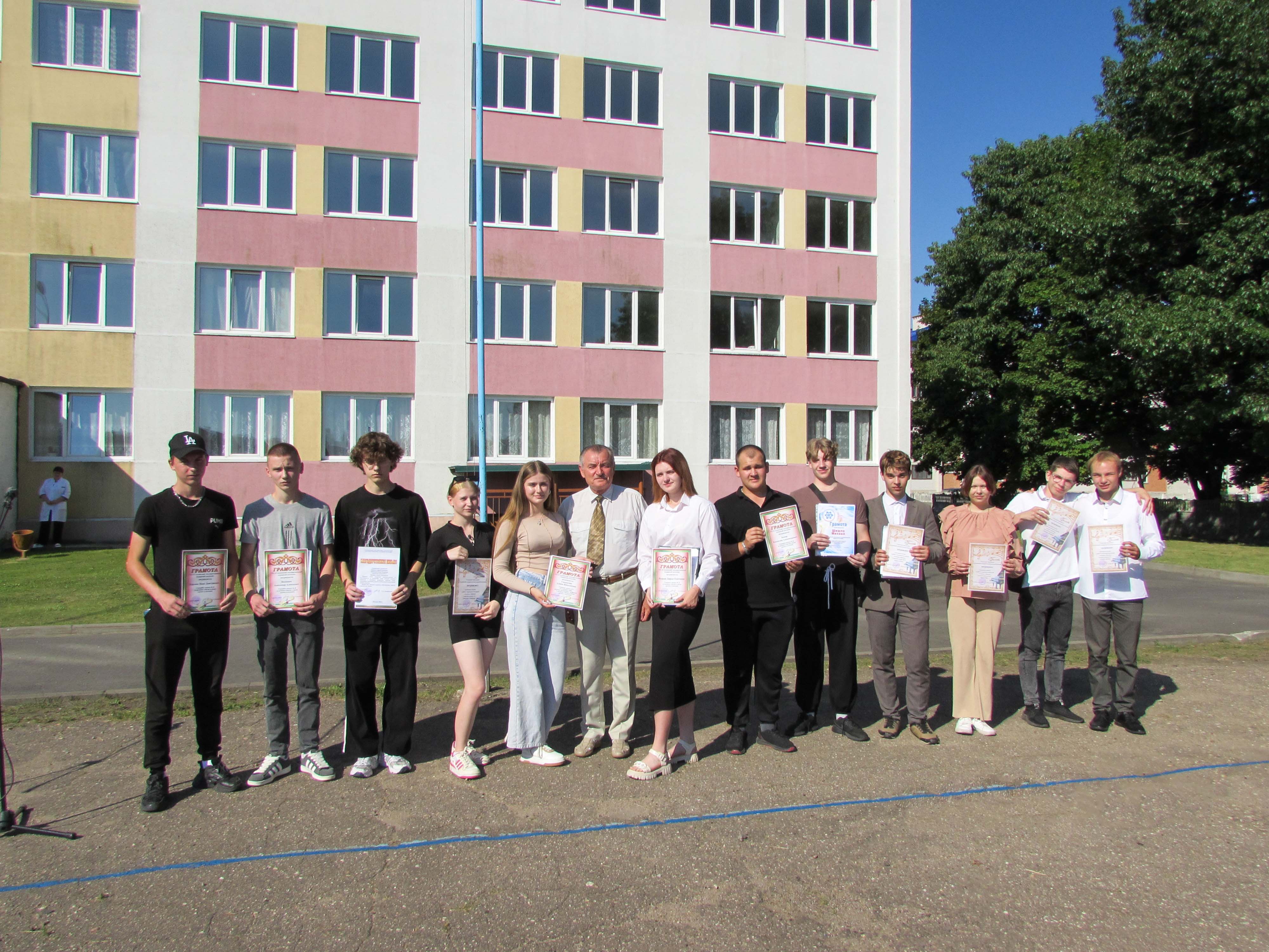 Линейка по окончании учебного года фото 11