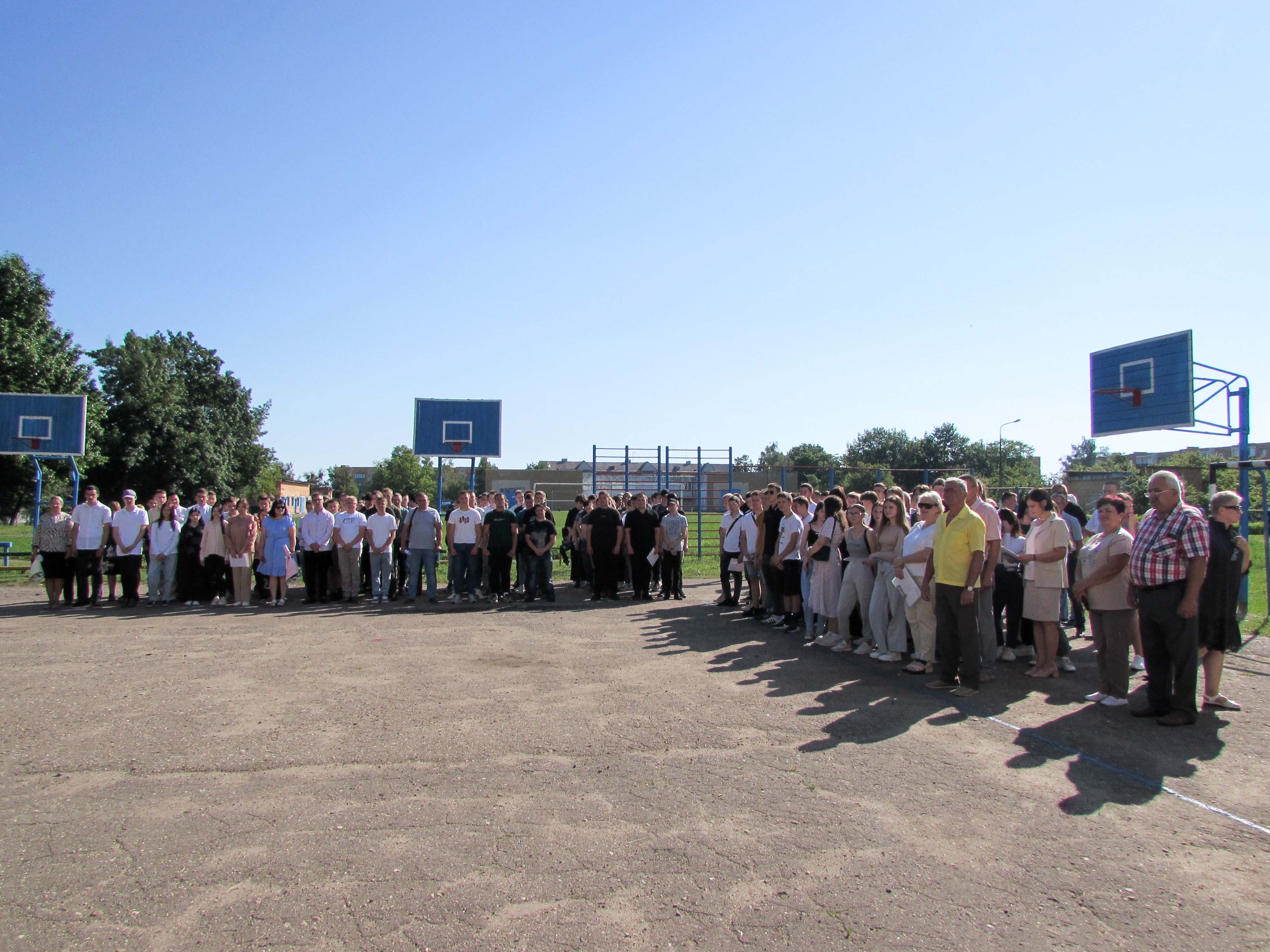 Линейка по окончании учебного года фото 12