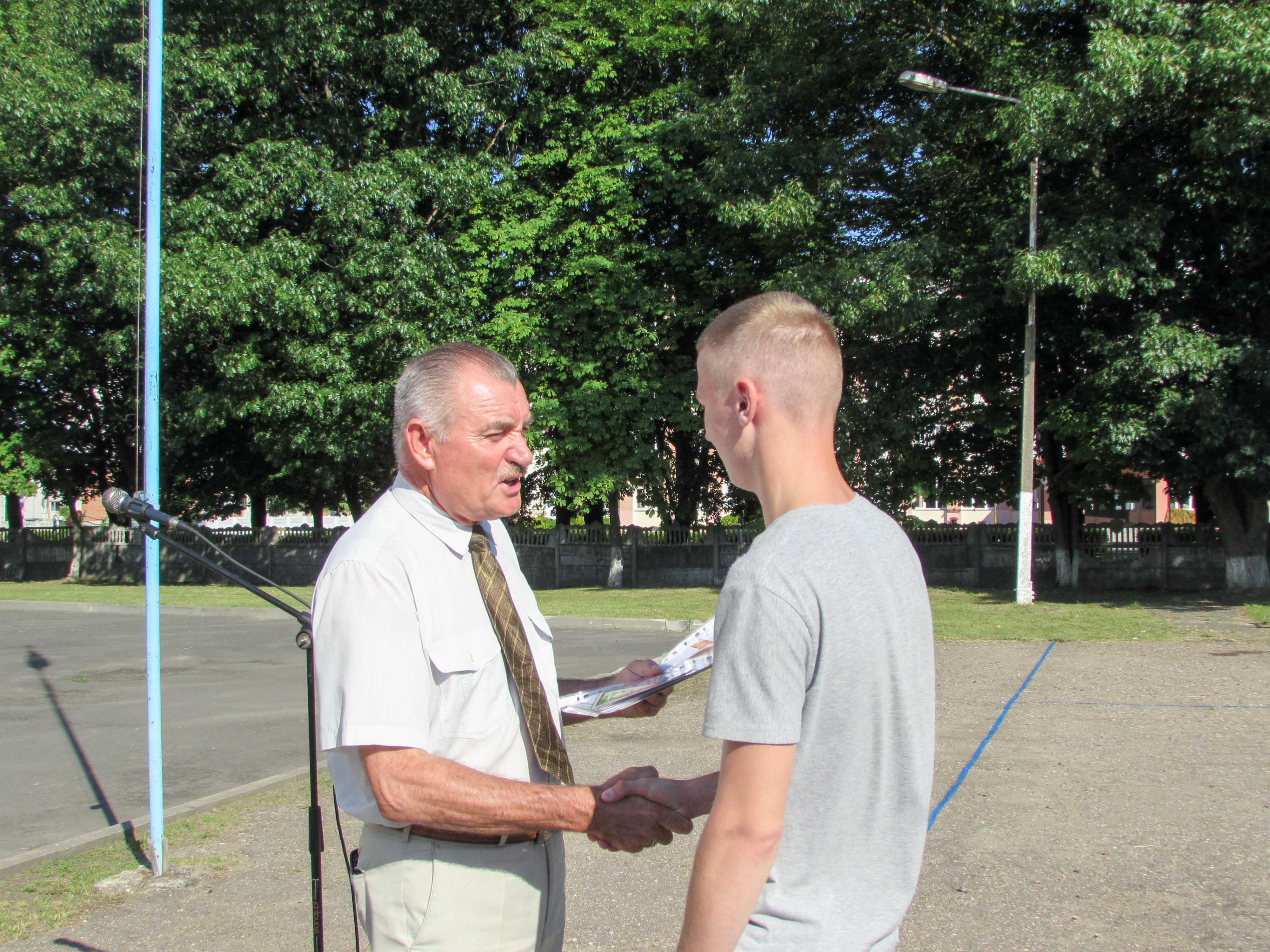 Линейка по окончании учебного года фото 2