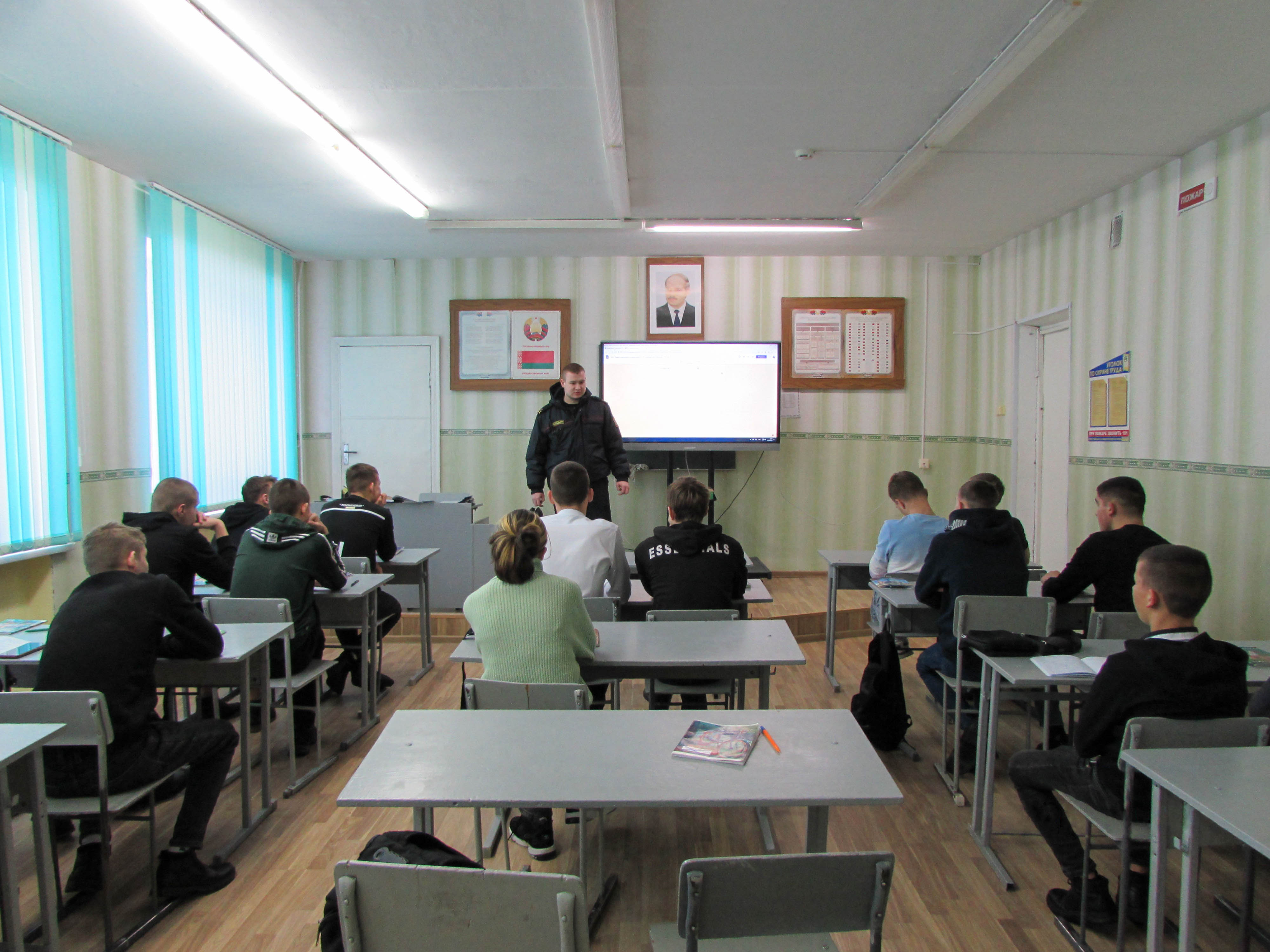 Выступление инспектора ИДН фото 1