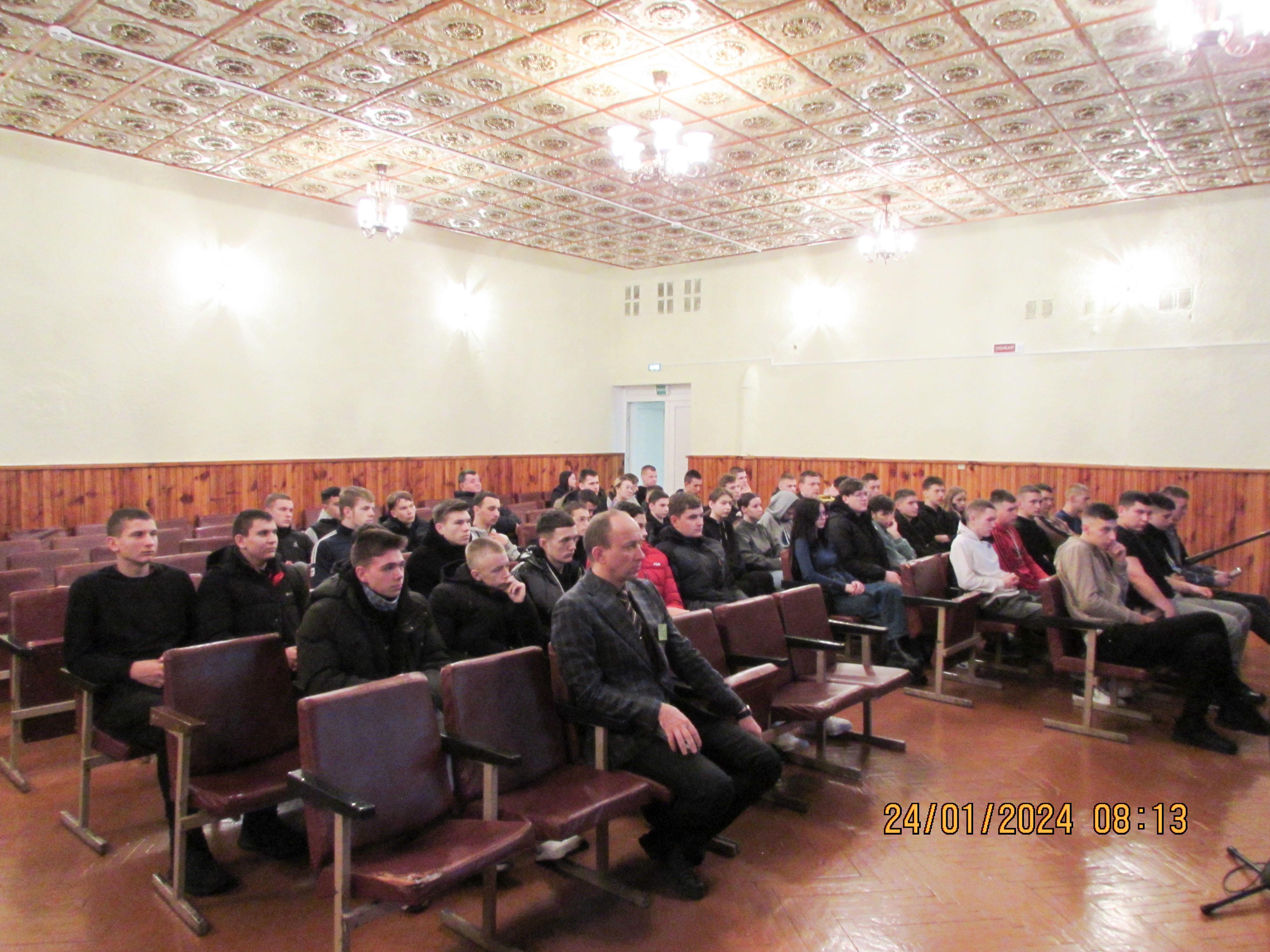 Выступление военного комиссара и курсанта военного факультета фото 2