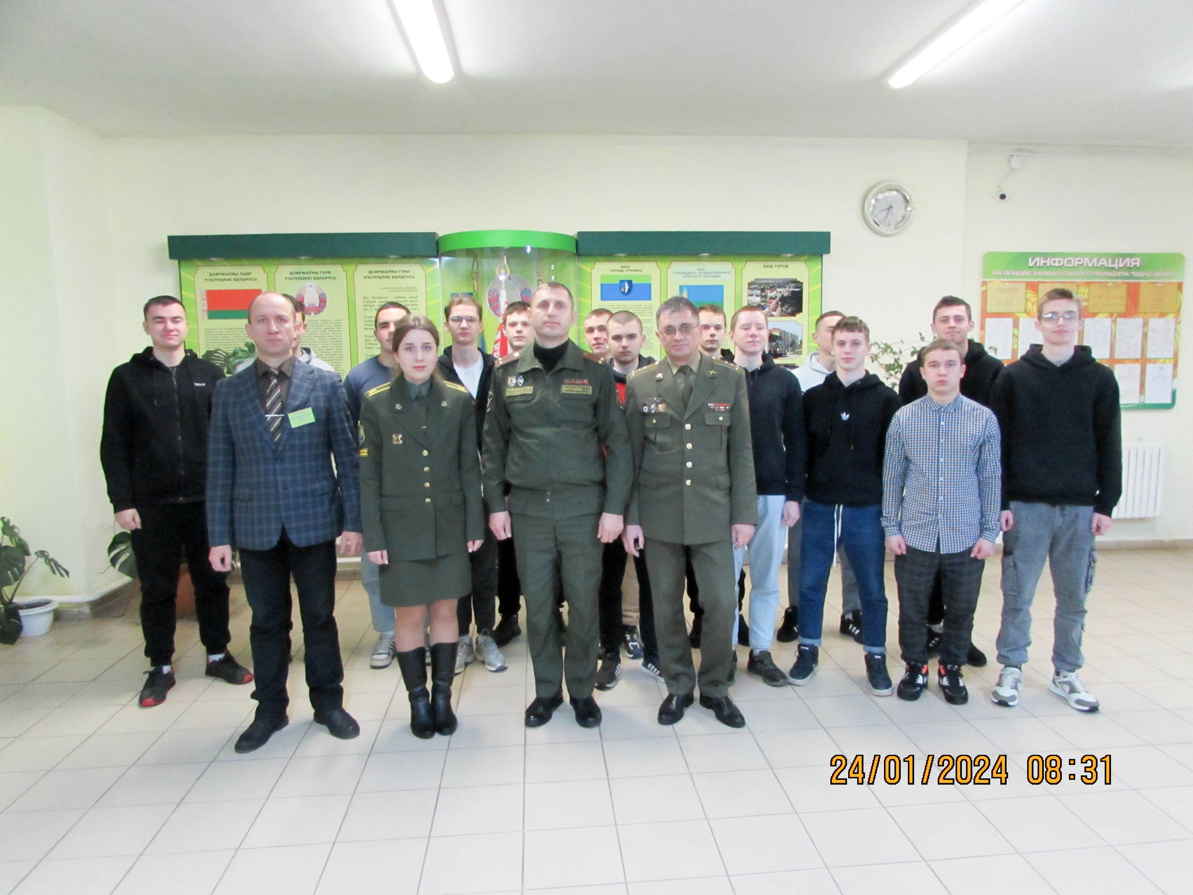 Выступление военного комиссара и курсанта военного факультета фото 5