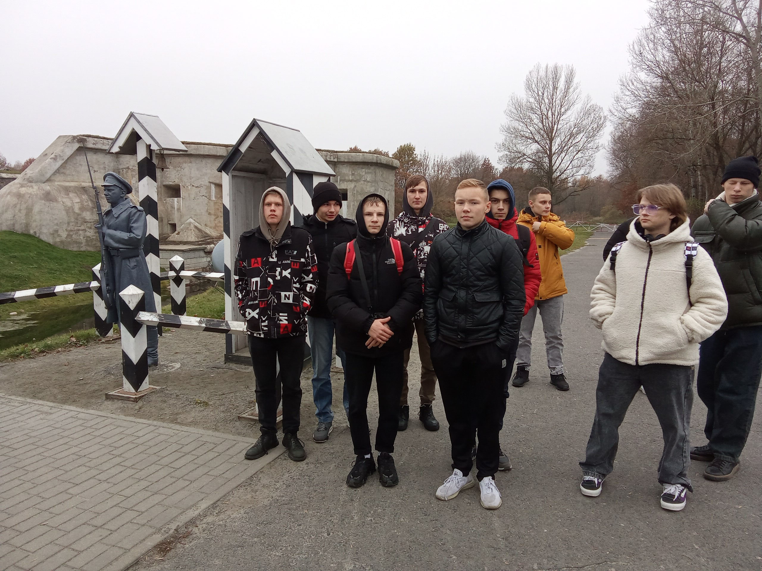 Посещение мемориального комплекса фото 7