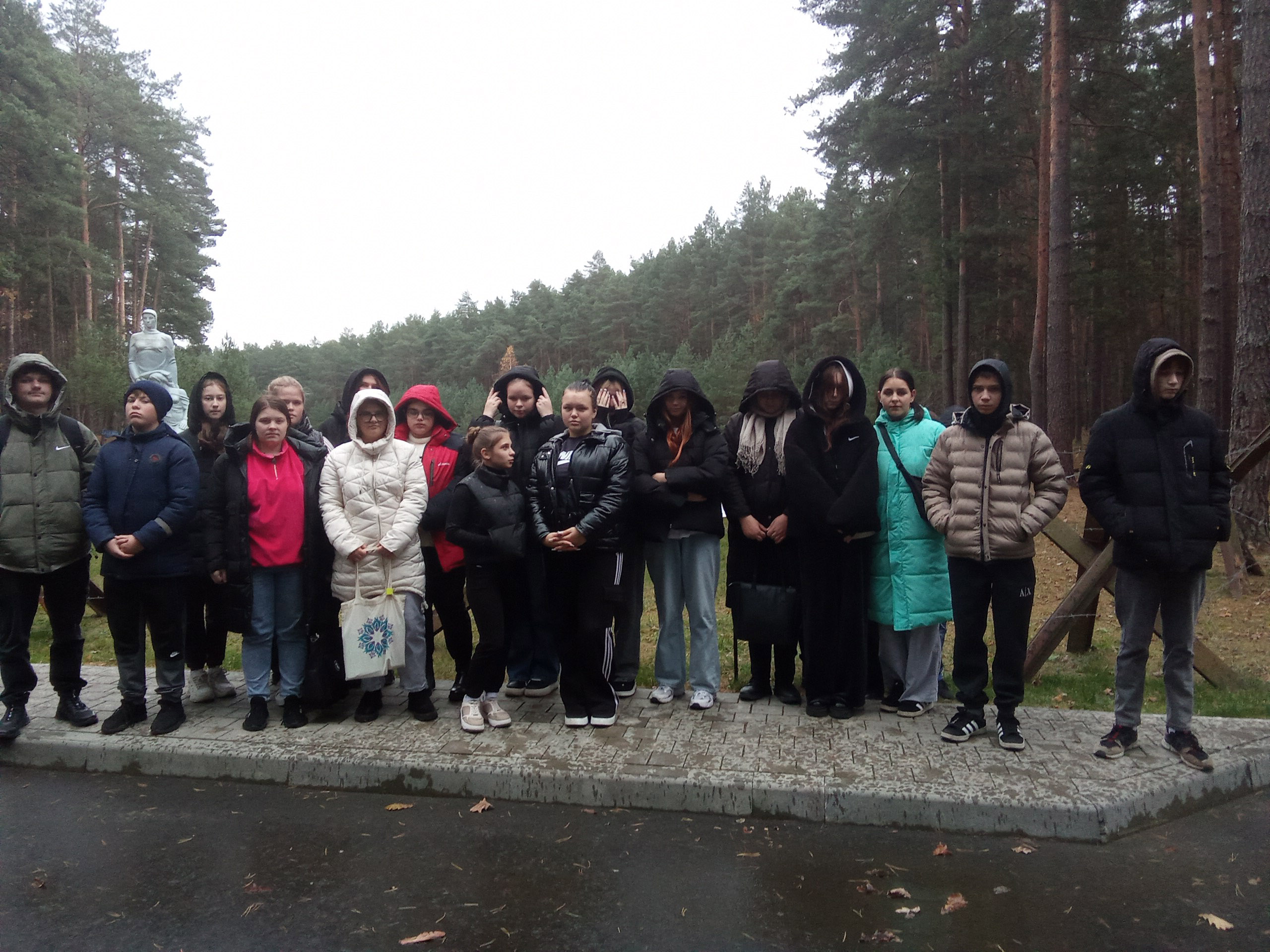 Посещение мемориального комплекса фото 2