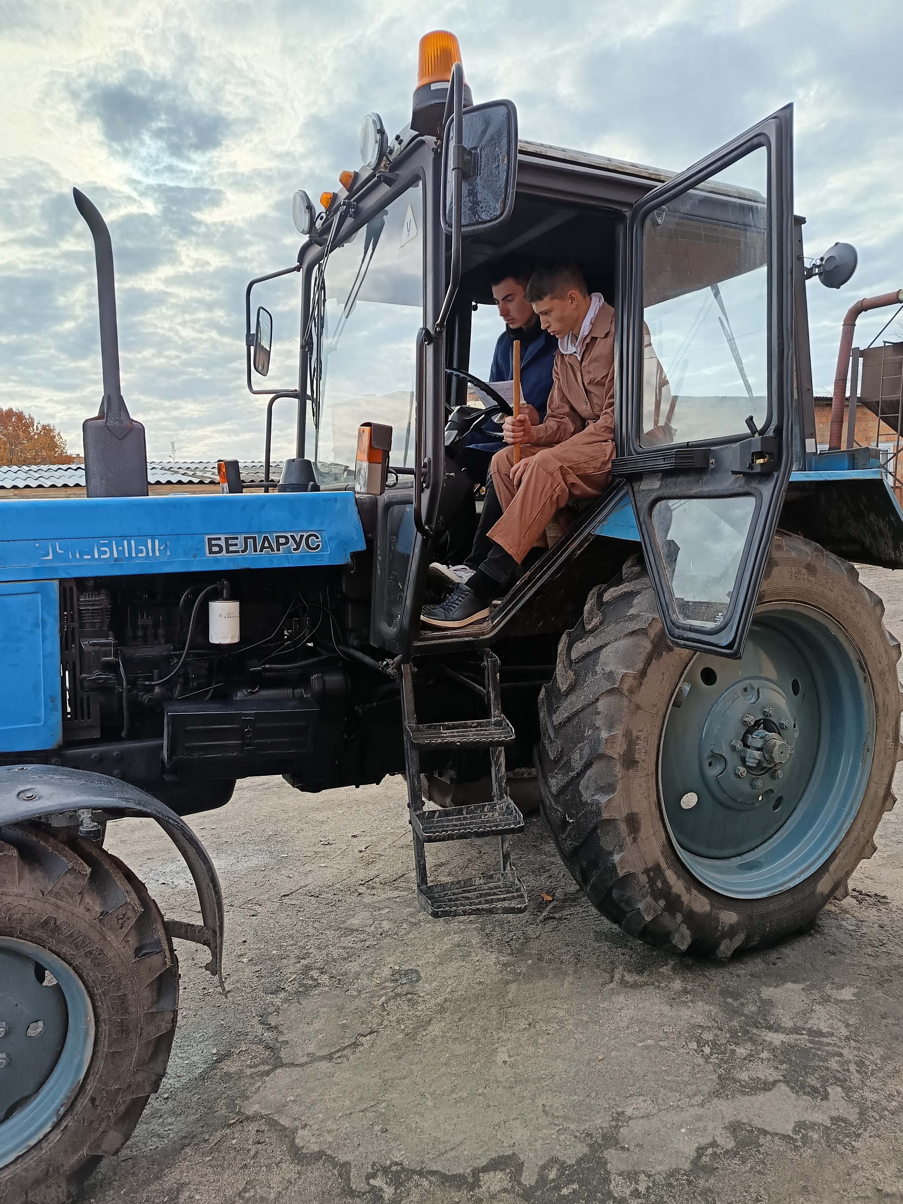 Открытый урок по вождению трактора фото 3