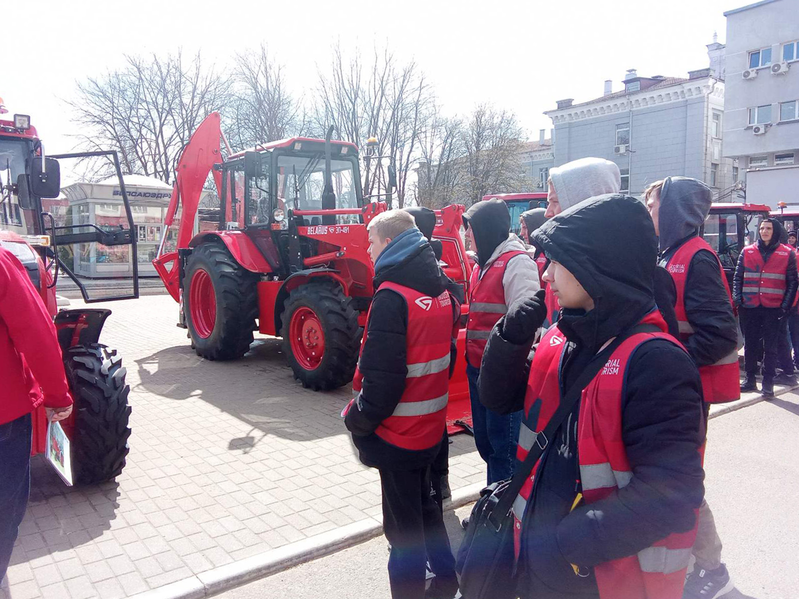 Экскурсия на тракторный завод фото 8