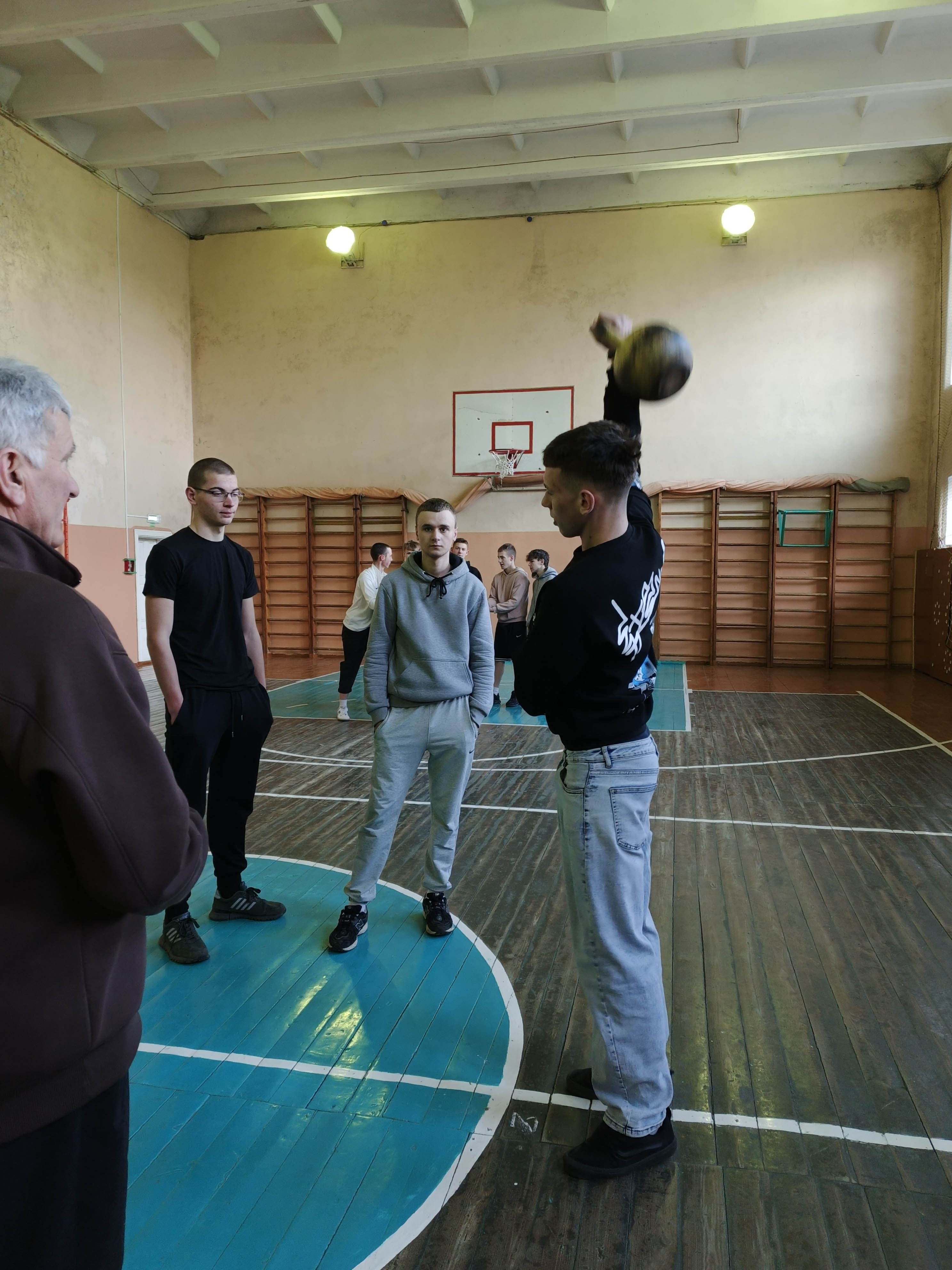 Соревнования по пионерболу в рамках месячника профилактики против суицидов фото 3