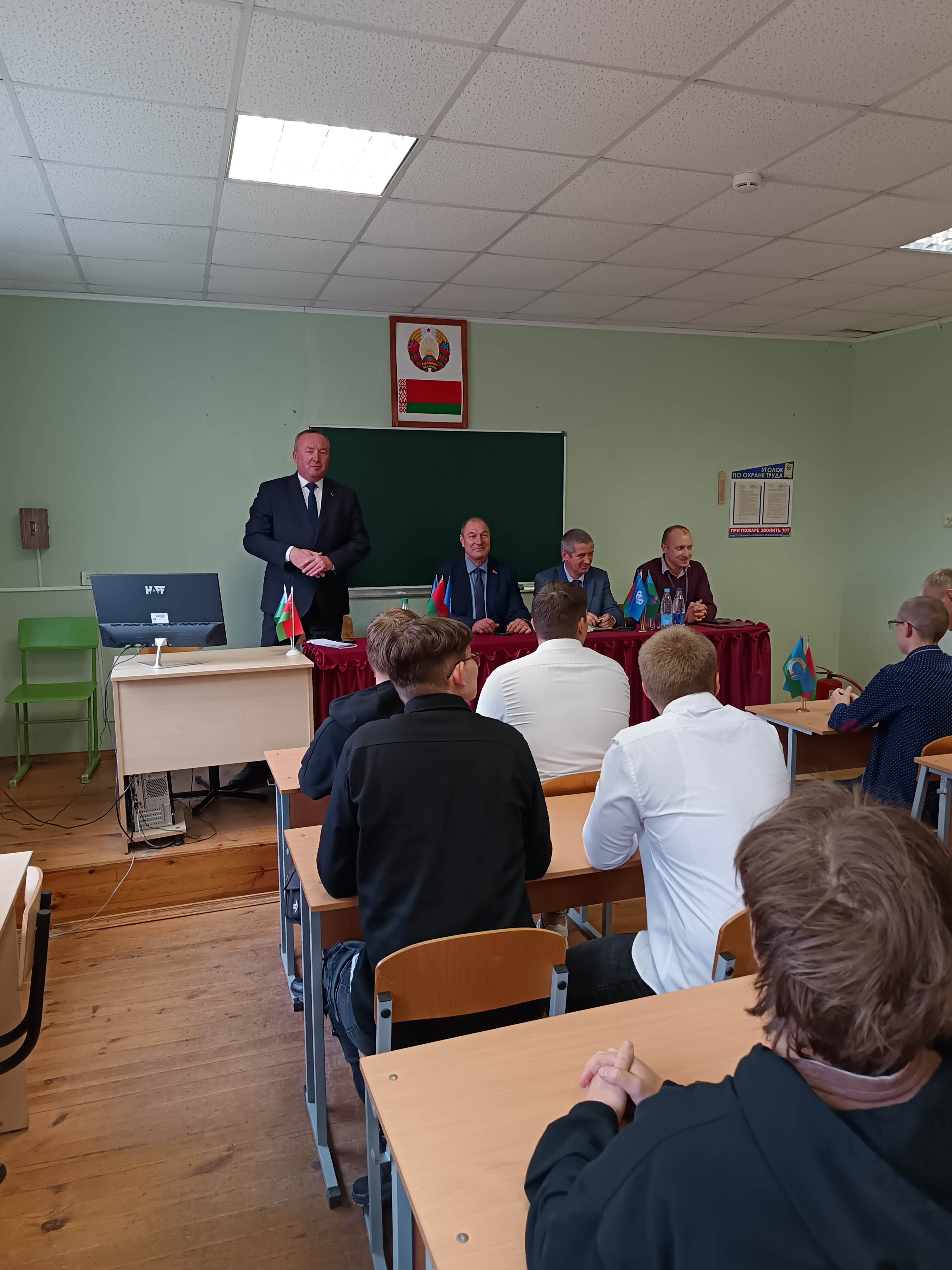 Встреча с председателем областного объединения профсоюзов фото 1