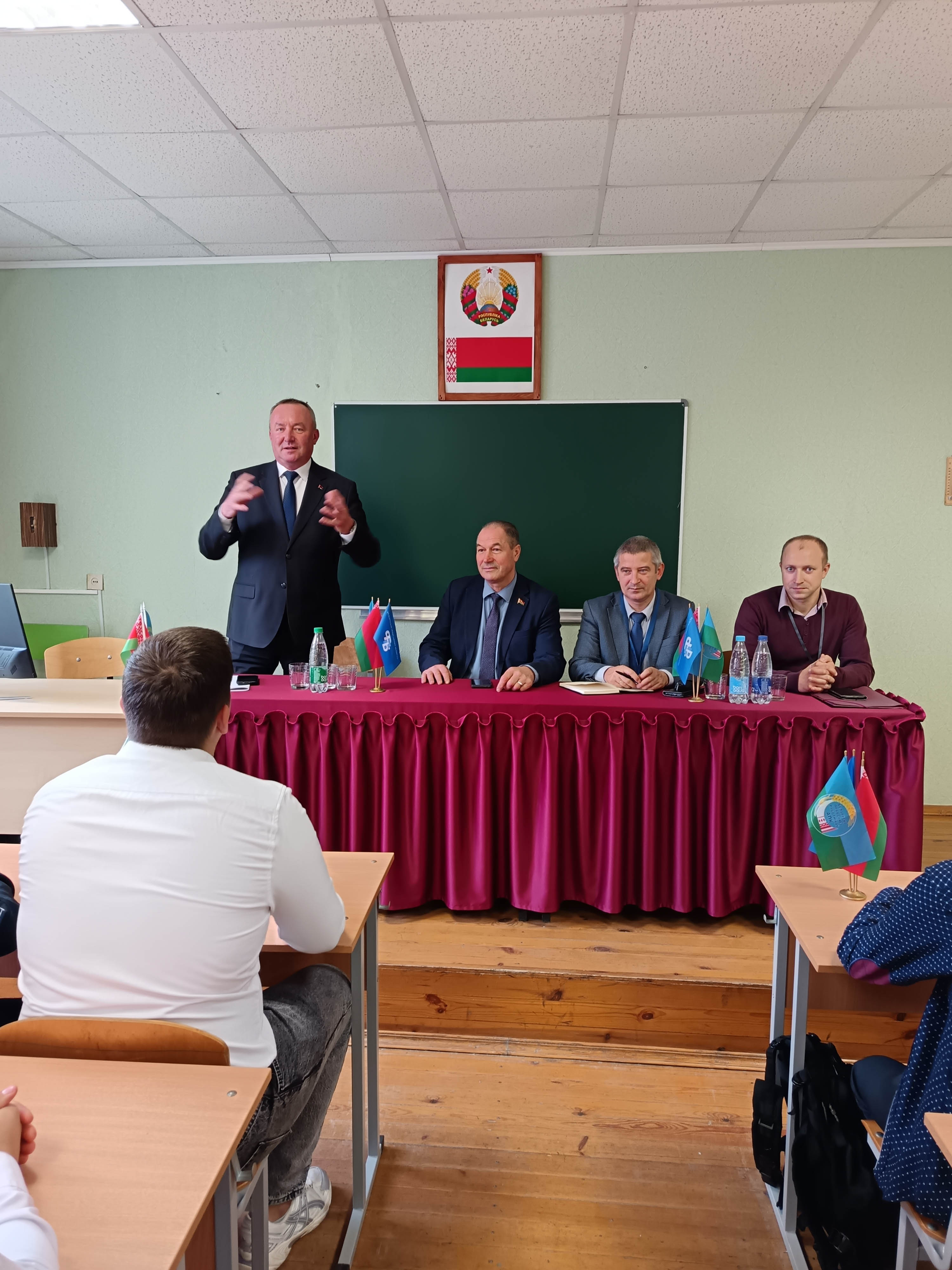 Встреча с председателем областного объединения профсоюзов фото 2