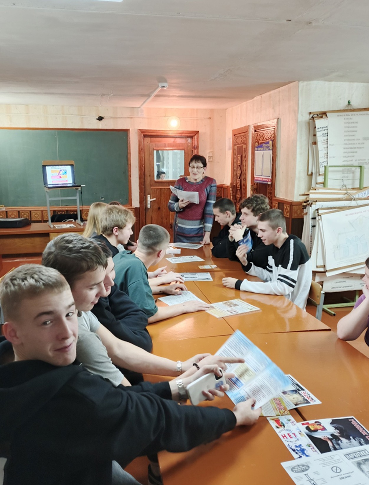 Занятия с элементами тренинга Как не попасть в зависимость Учитесь говорить нет фото 1