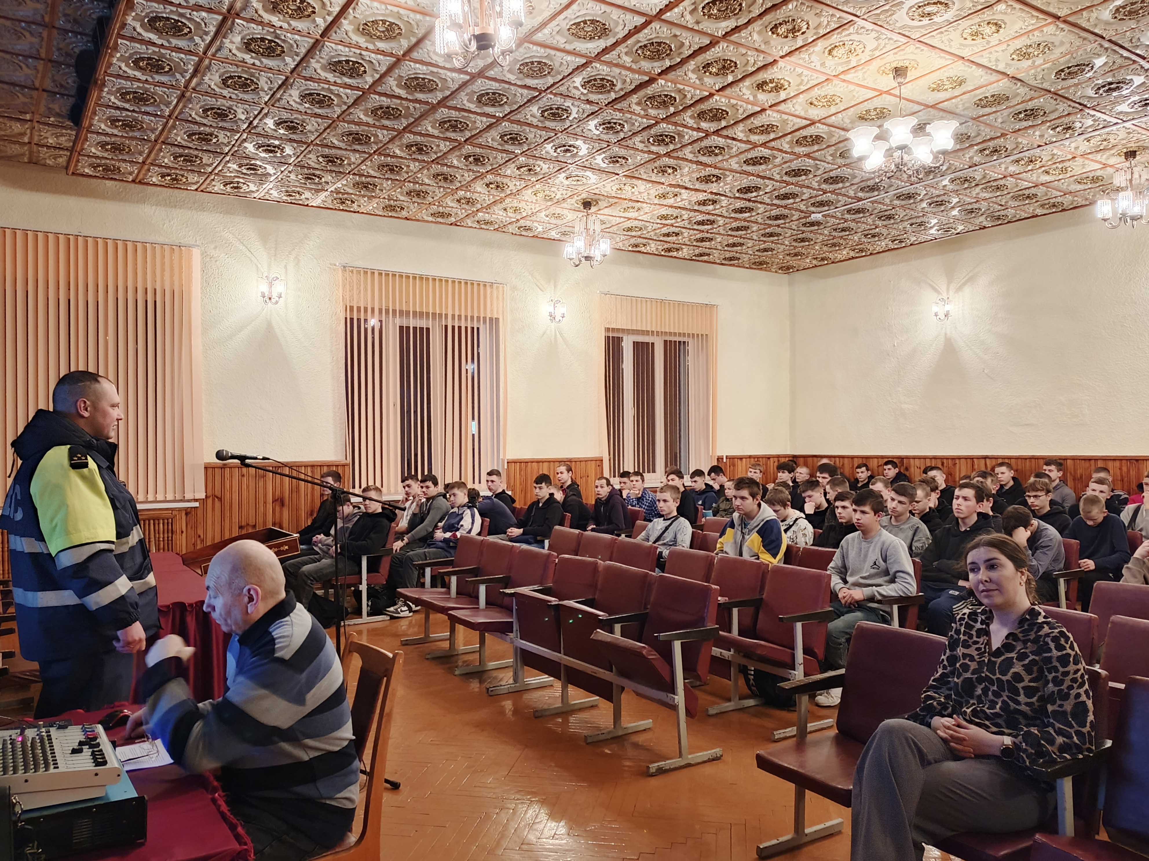 Встреча с представителями молодёжного парламента фото 1