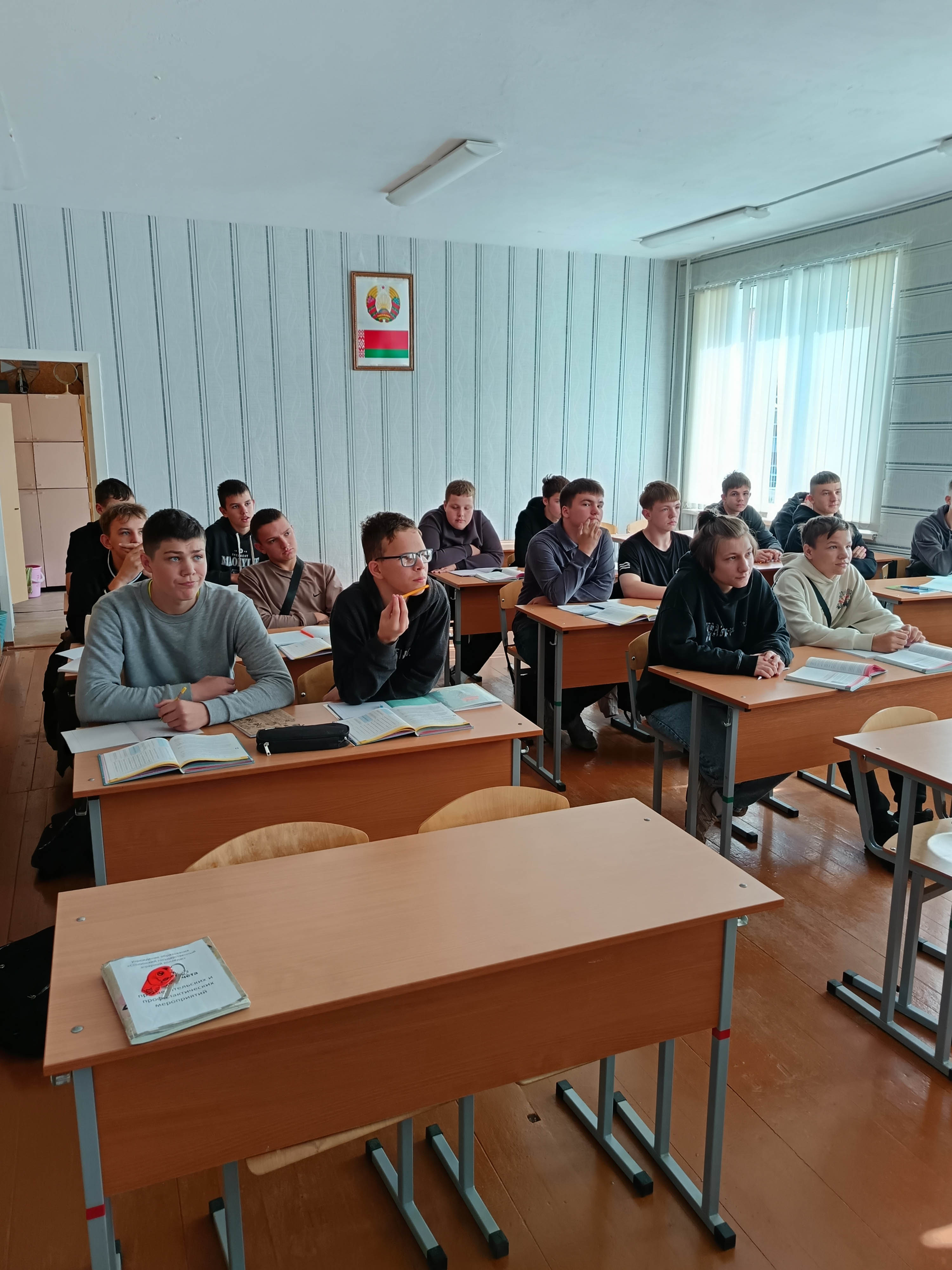 Профилактическая встреча старшего участкового инспектора ИДН фото 3