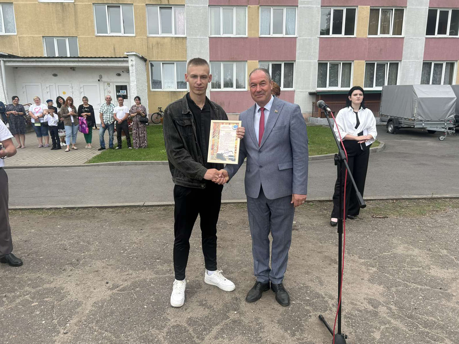 Торжественная линейка, посвящённая началу учебного года фото 7