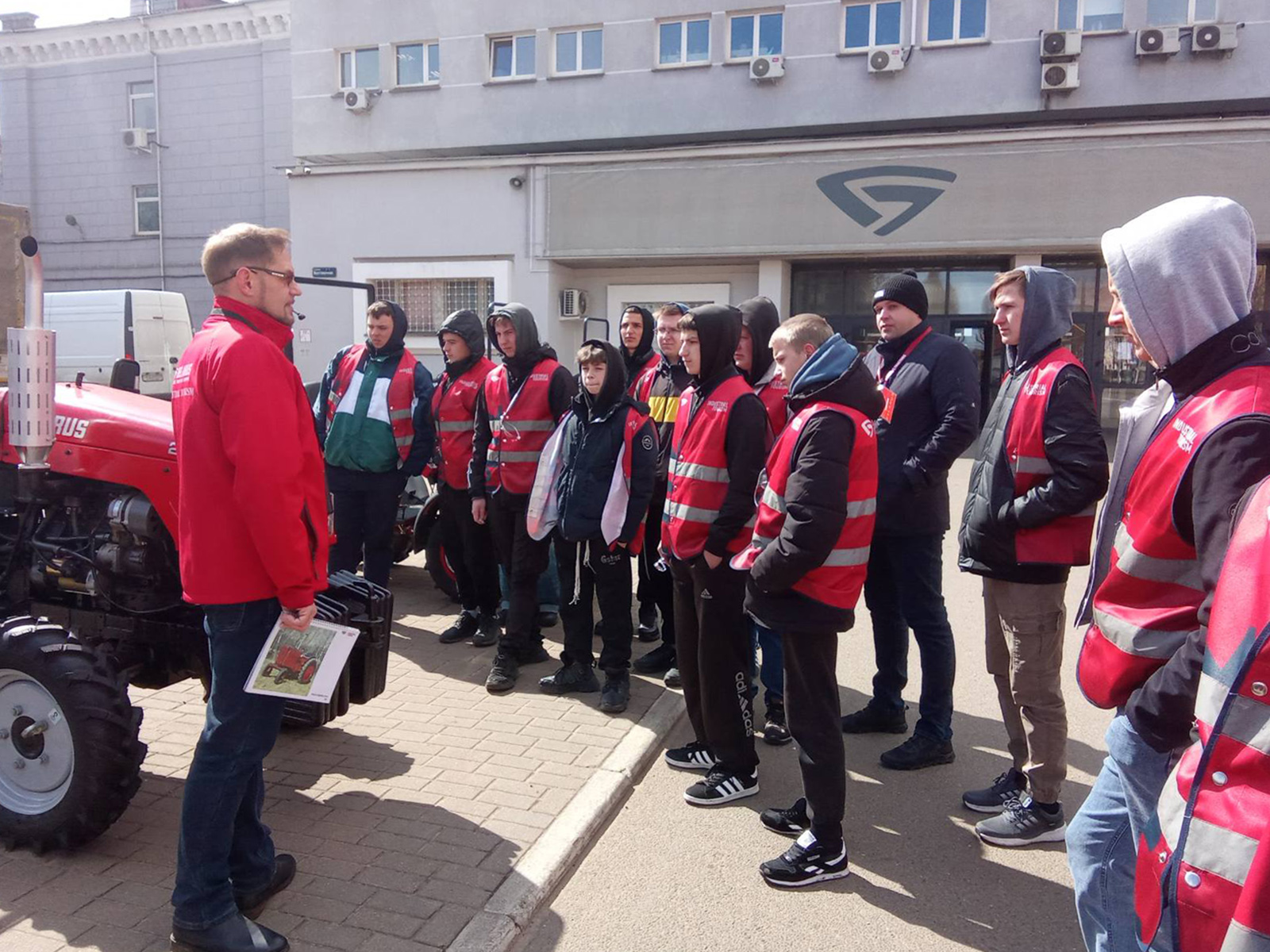 Экскурсия на тракторный завод фото 16