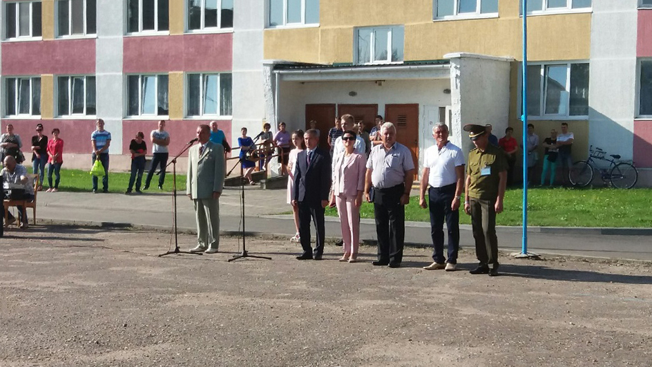 Урачыстая лінейка фота 1