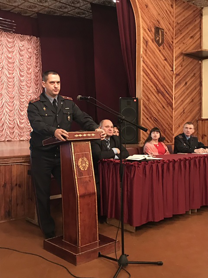 Круглы стол Правы і абавязкі моладзі ў Рэспубліцы Беларусь. Адказнасць за правапарушэнні фота 2