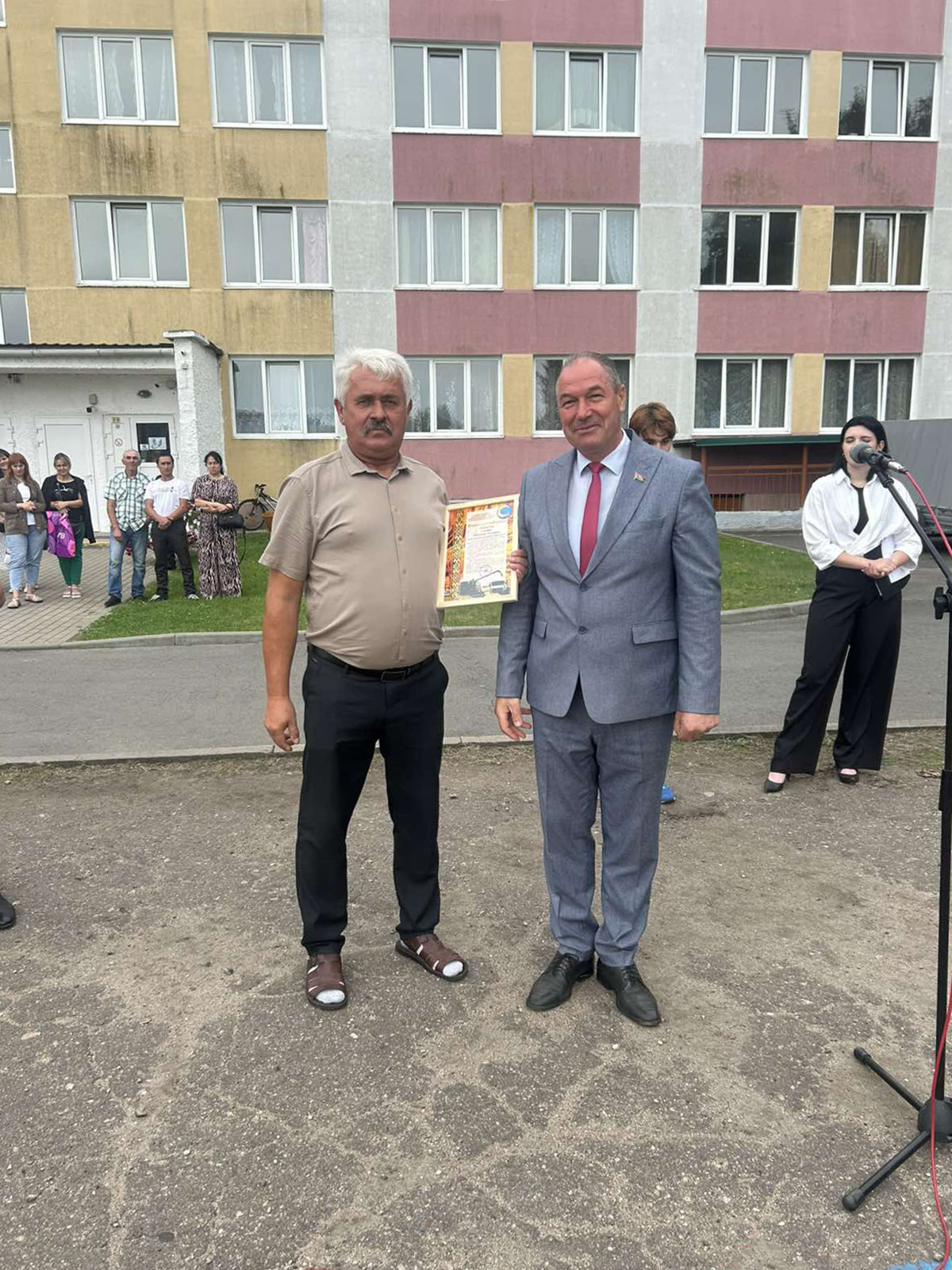 Торжественная линейка, посвящённая началу учебного года фото 5